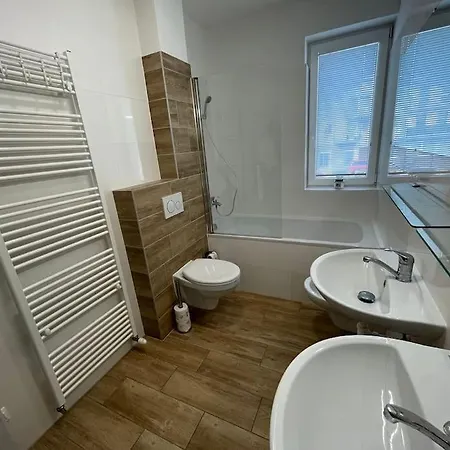 Apartament Trojizbovy Vzdialeny 800 M Od X Bionic Shere S Dvoma Kupelnami Šamorín