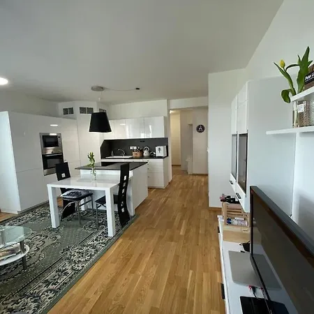 Apartament Trojizbovy Vzdialeny 800 M Od X Bionic Shere S Dvoma Kupelnami *